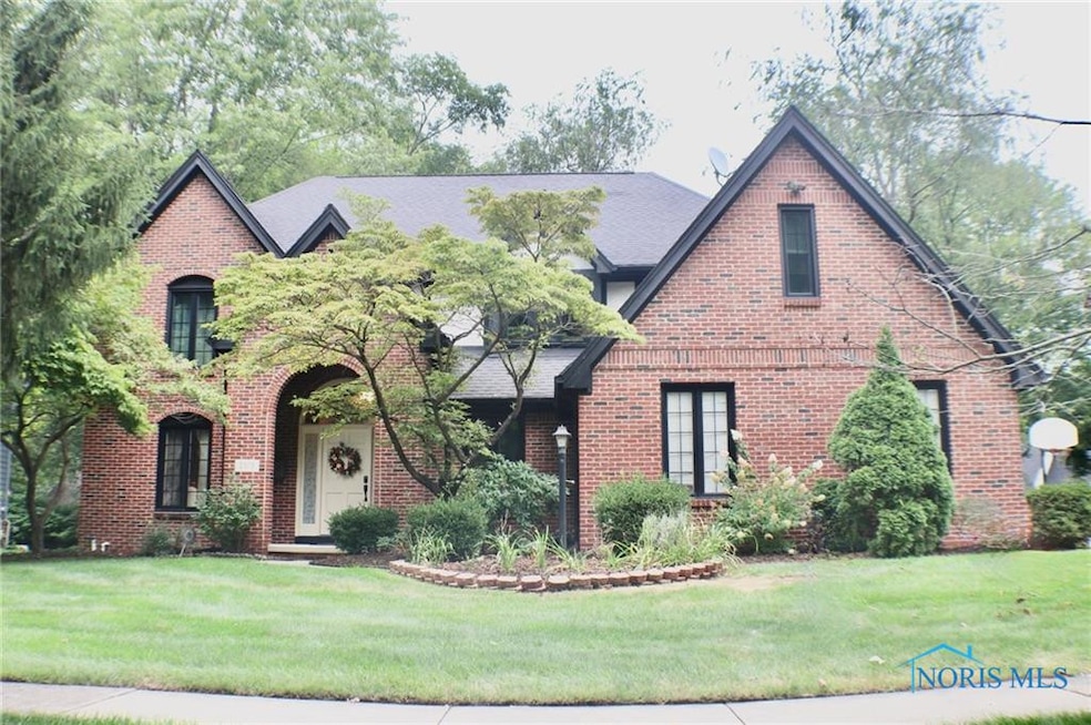 2910 Tracewood Dr, Toledo, OH 43617 - photo 1