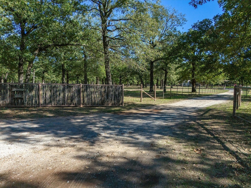 853 Sandy Hill Rd, Millsap, TX 76066 - photo 1
