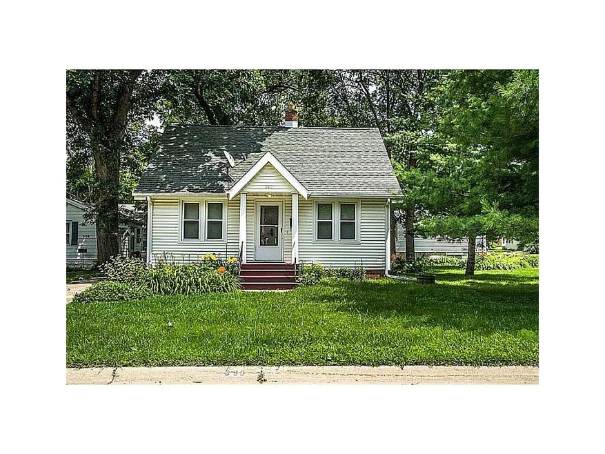 390 30th St SE, Cedar Rapids, IA 52403 - photo 1