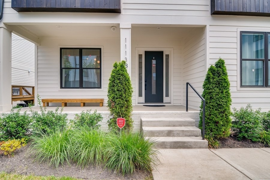 1113 Argyle Ave UNIT B. And walking distance to Belmont, Edgehill, Wedgewood and a Bike ride to 12 South, Gulch, Downtown Broadway, and Music Row.