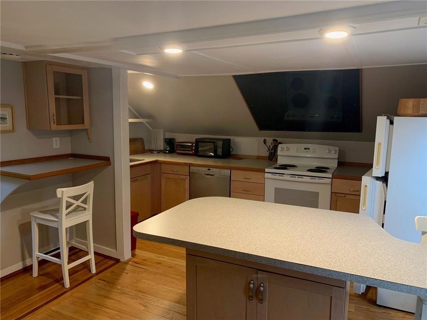 107 Prospect Hill St unit 2, Newport, RI 02840 - photo 1