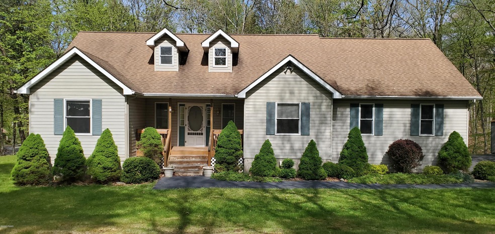 235 Aspen Dr, Milford, PA 18337 - photo 1