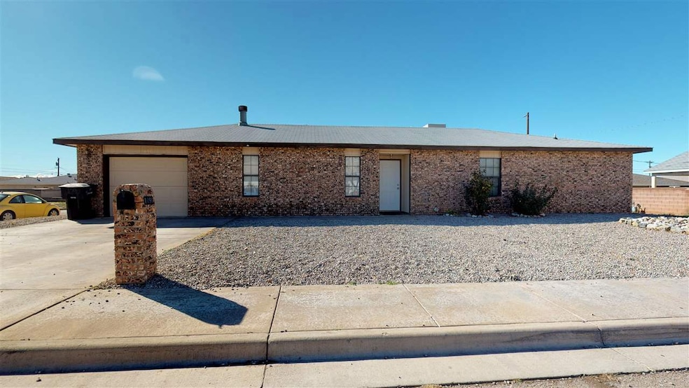 1090 Rose Ave, Alamogordo, NM 88310 - photo 1