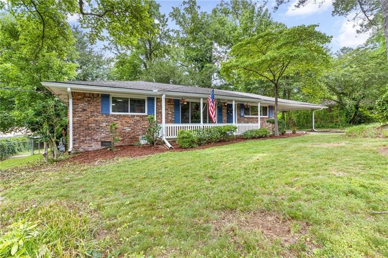 BEAUTIFUL 4-SIDED BRICK RANCH IN A GREAT LOCATION
