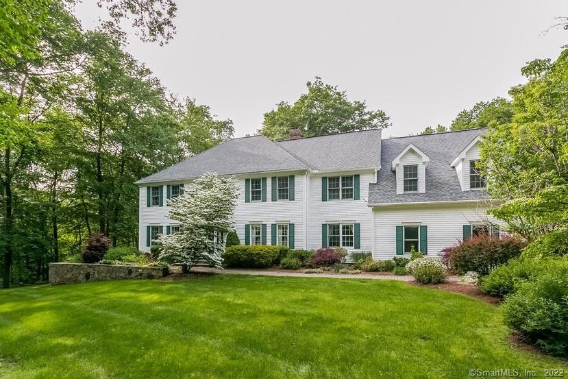 104 Spectacle Lane...A Great Place to Call Home