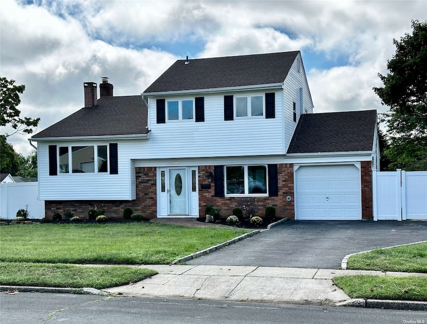 Sold $695,000 • Co-Listing Agent