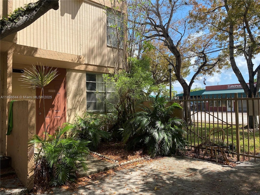 5959 SW 69th St unit 106, South Miami, FL 33143 - photo 1