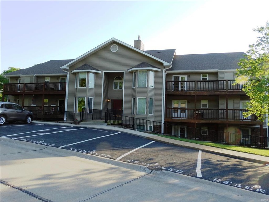 4525 Eli Dr. #J, St. Louis, MO 63128