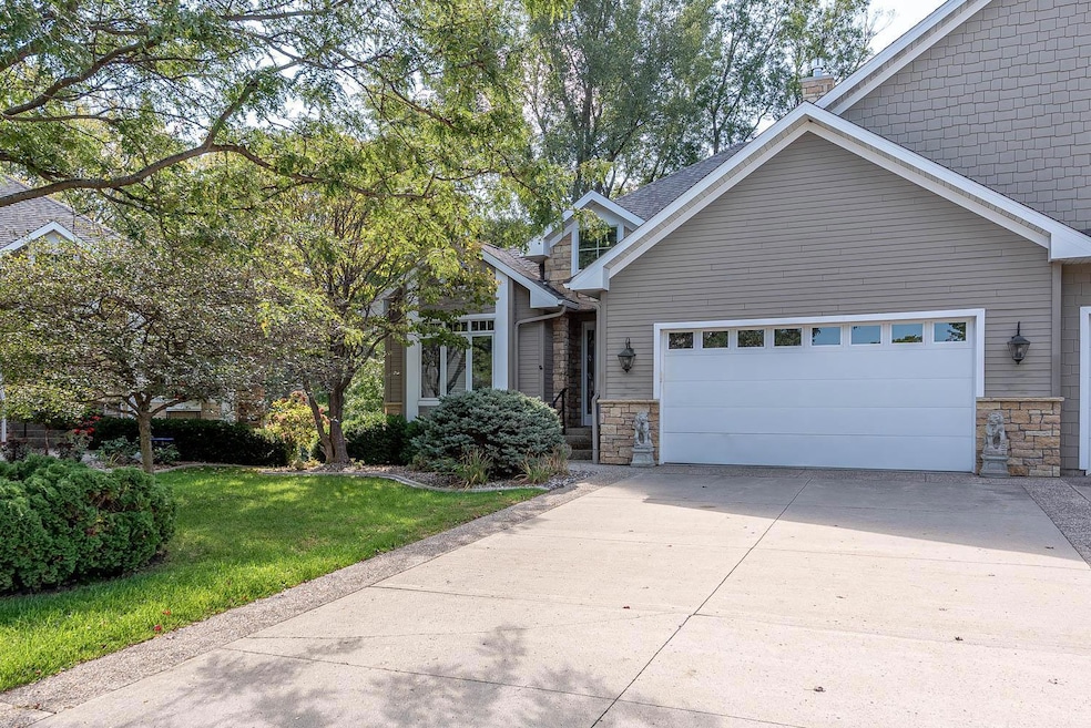 121 Viking Ct, Mankato, MN 56001 - photo 1