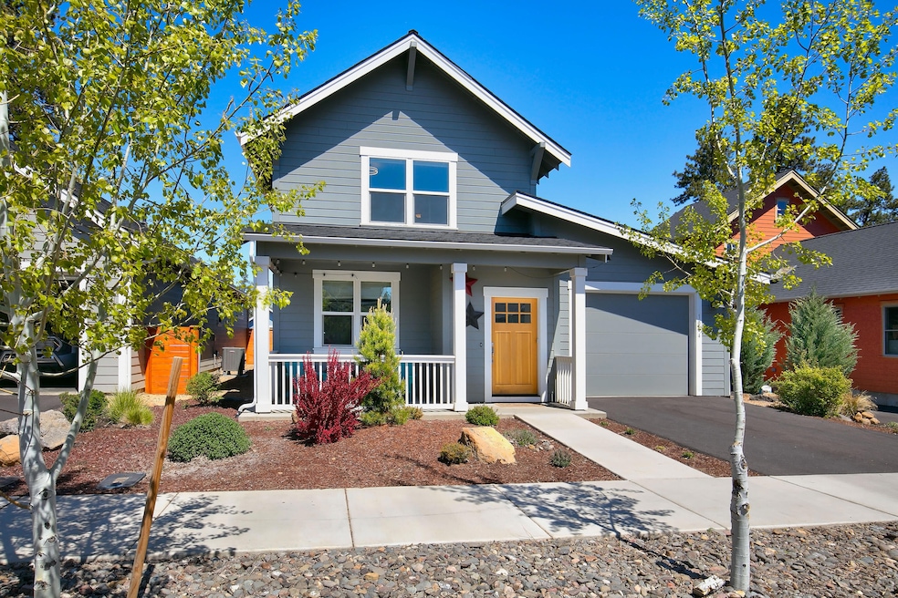 1004 E. Horse Back Trail._001