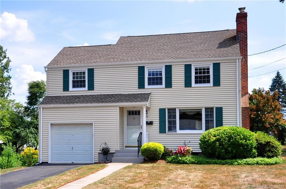 61 Bentwood Rd, West Hartford, CT 06107 - photo 1