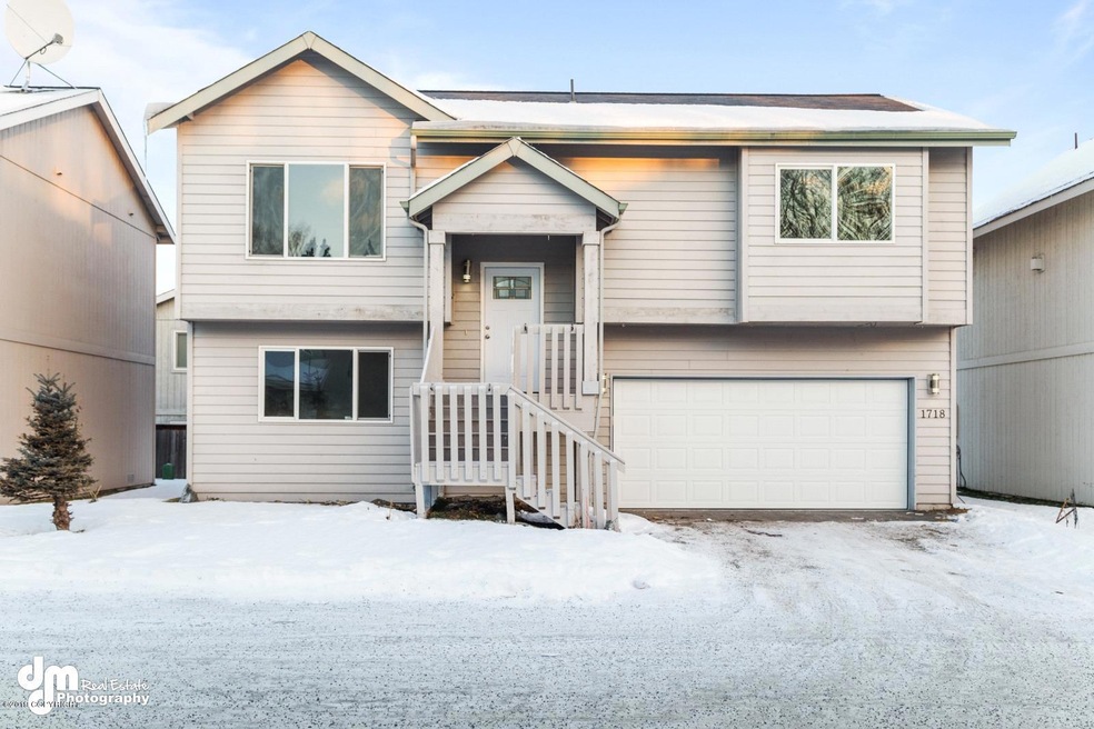 10.   Exterior_6162