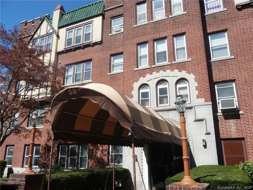 Glenbrook Road Condominiums unit 101, Stamford, CT 06902 - photo 1