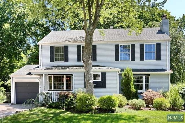 414 Cedar Ave, Paramus, NJ 07652 - photo 1