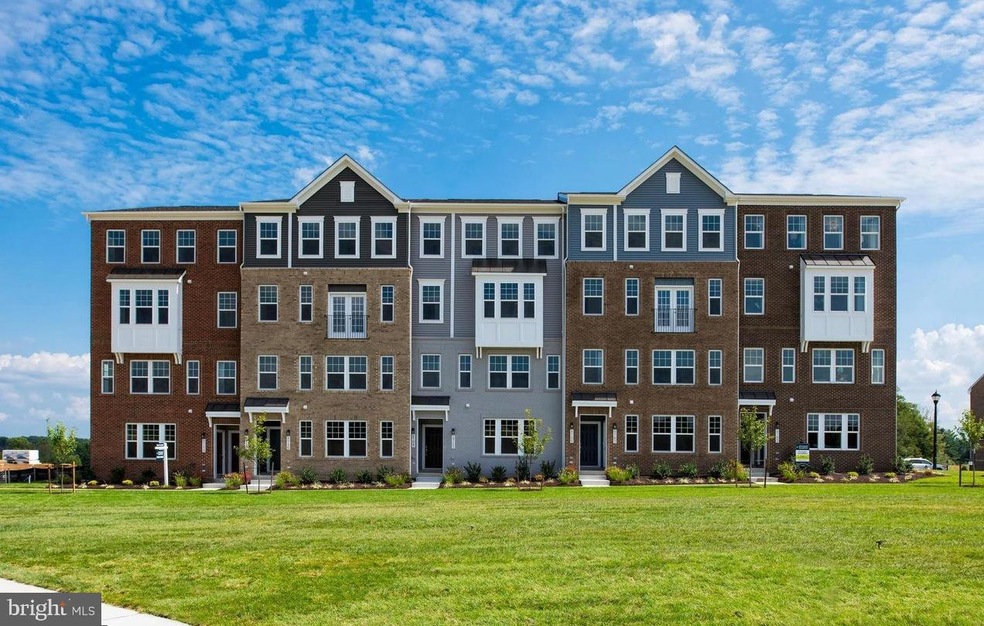 2740 Duvall Ridge Rd, Hyattsville, MD 20785 - photo 1