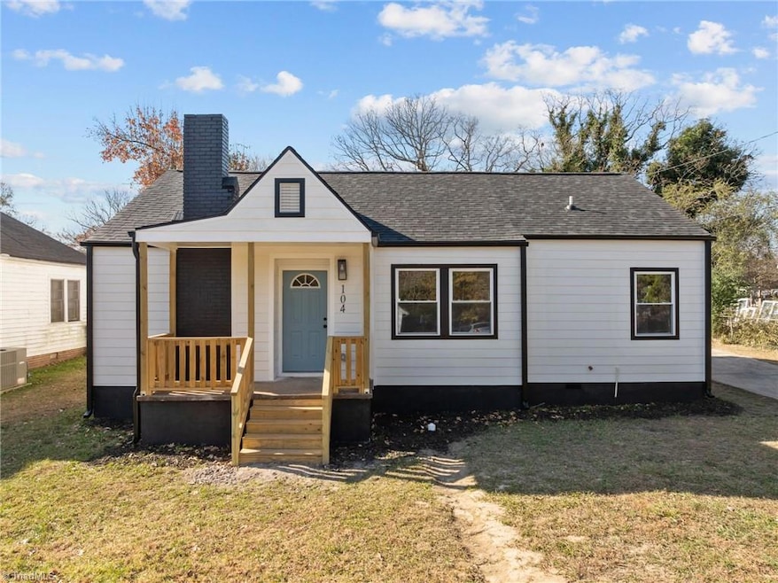 104 Howard St, Thomasville, NC 27360 - photo 1