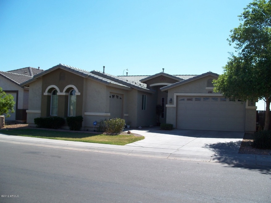 FRONT VIEW OF 7408 S 74TH LANE