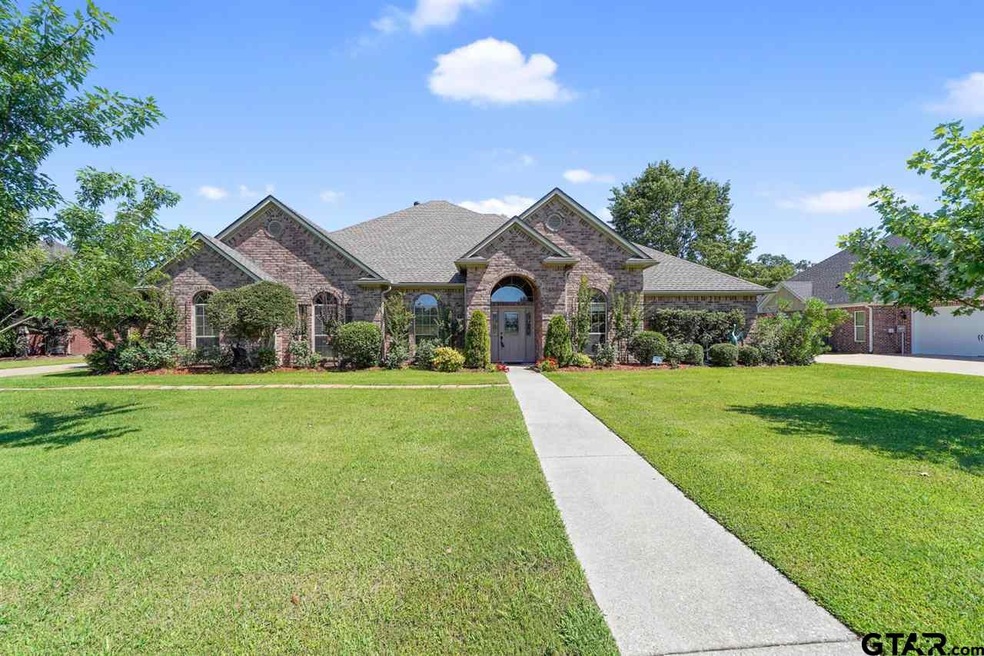 10961 Deer Creek Dr, Tyler, TX 75707 - photo 1