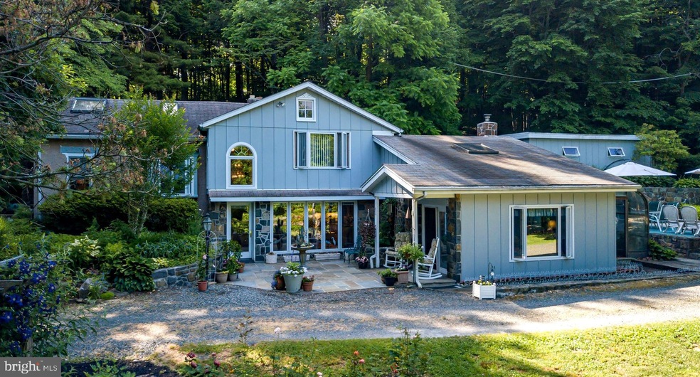 24 Meitzler Rd, Bechtelsville, PA 19505 - photo 1