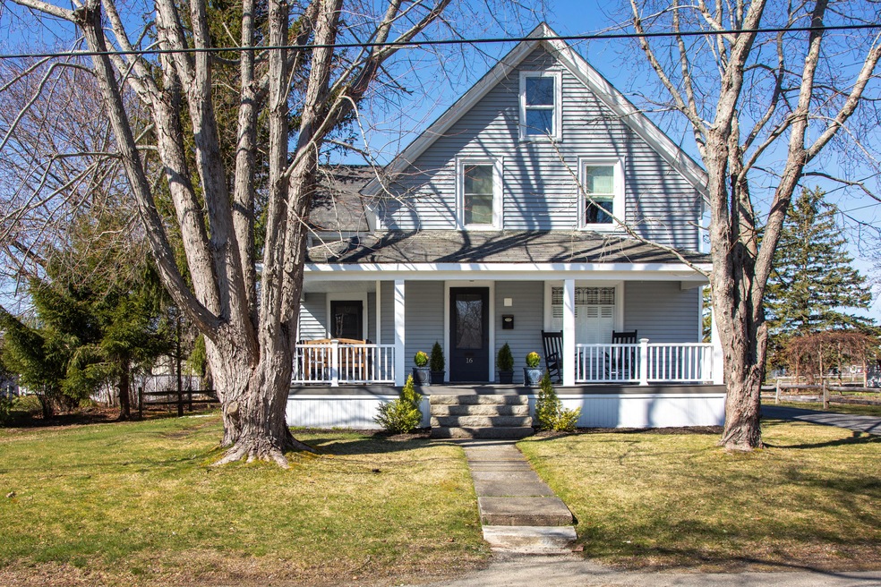 16 Knowlton St, Camden, ME 04843 - photo 1