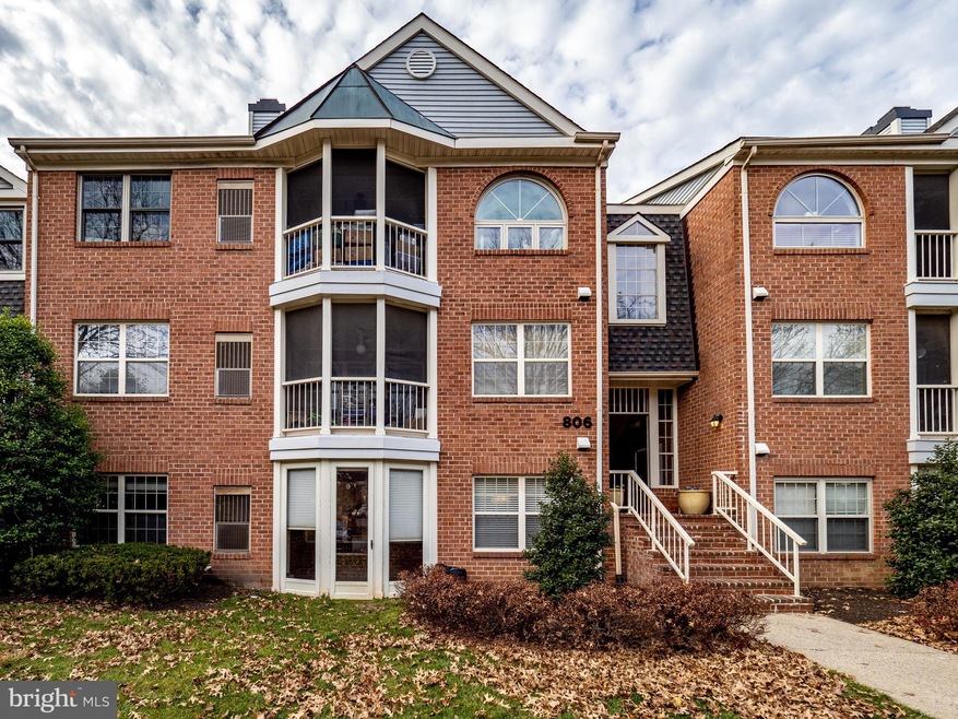 806 Amber Tree Ct unit 101, Gaithersburg, MD 20878 - photo 1