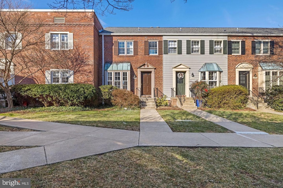 4940 Bradley Blvd, Chevy Chase, MD 20815 - photo 1