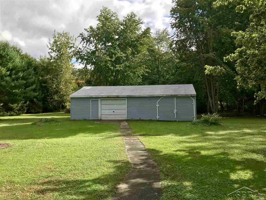 11913 Birch Run Rd, Birch Run, MI 48415 - photo 1