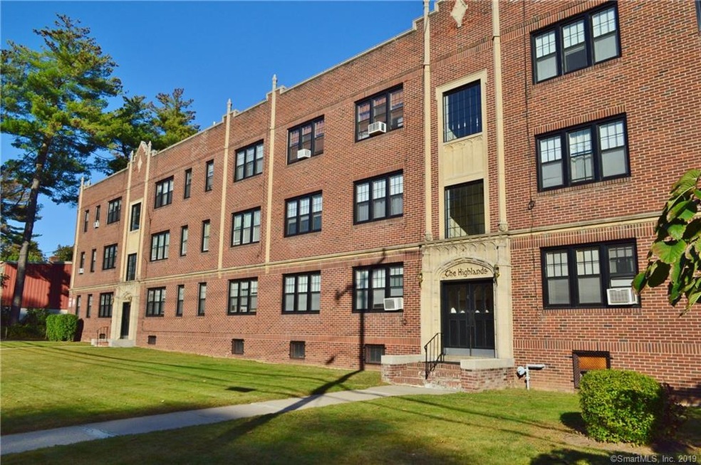 4 Highland St unit C4, West Hartford, CT 06119 - photo 1
