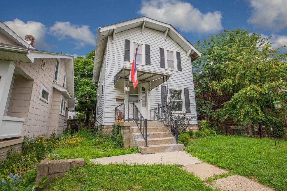2694 Calumet