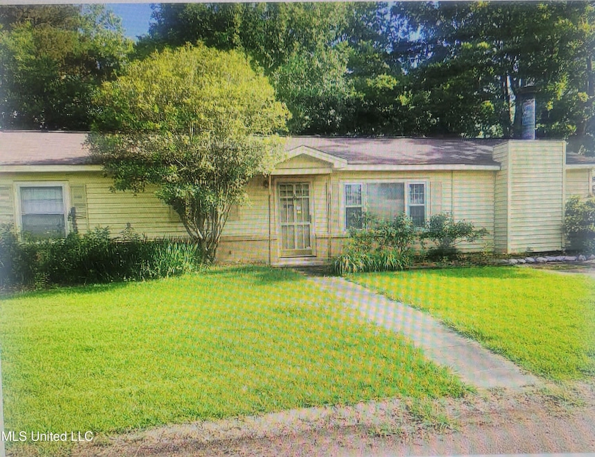 347 Summerhaven St, Yazoo City, MS 39194 - photo 1