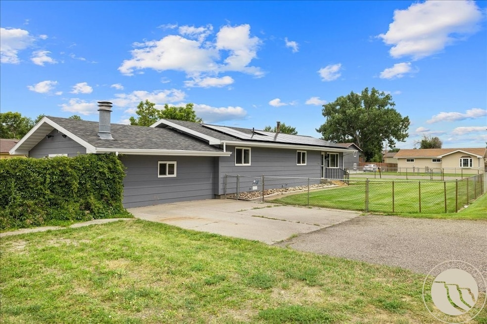 For Sale $399,900 • Co-Listing Agent