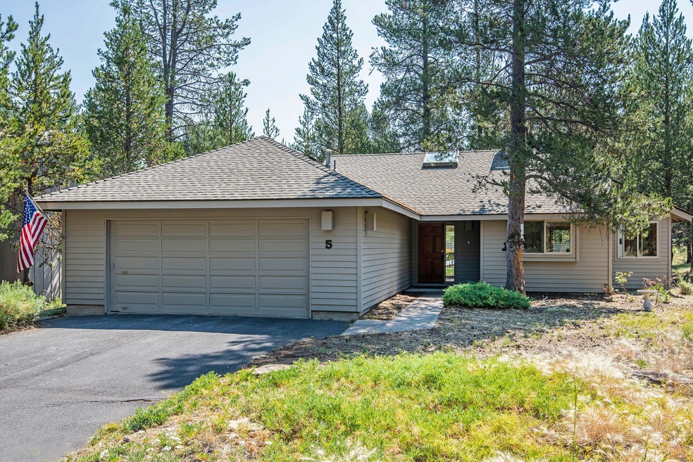 57700 Filbert Ln unit 5, Sunriver, OR 97707 - photo 1