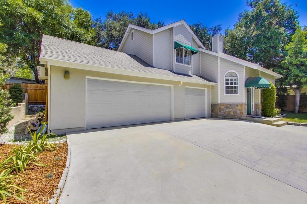 Completely Detached House