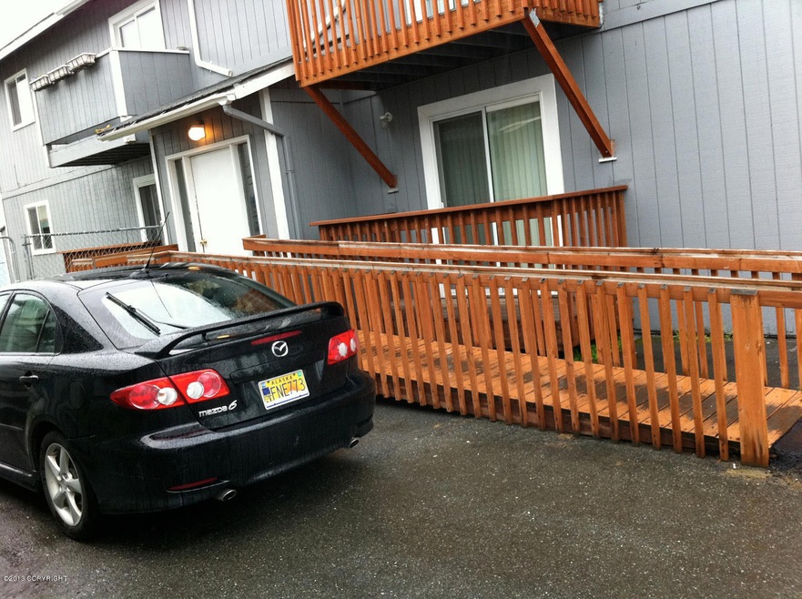 E 4th listing outside