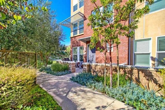 Enjoy the green walk way path to your door!