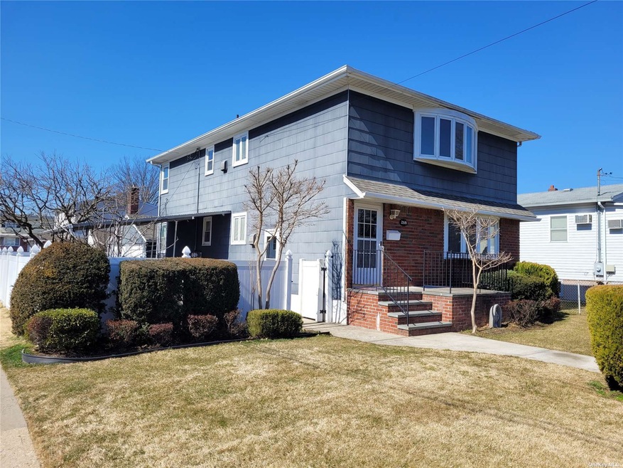 Sold $905,000 • Co-Listing Agent