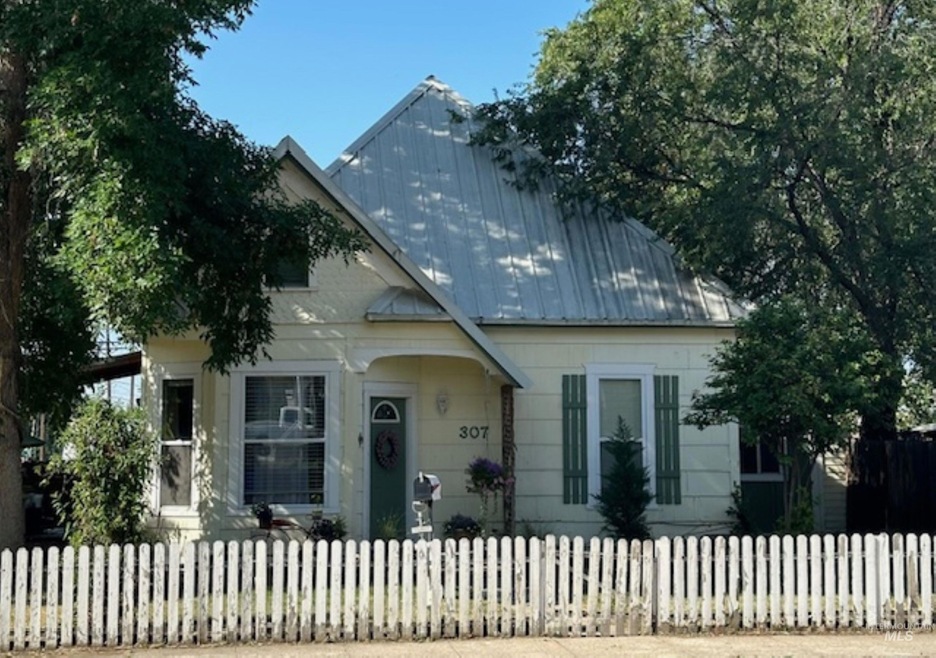 Sold • Co-Listing Agent