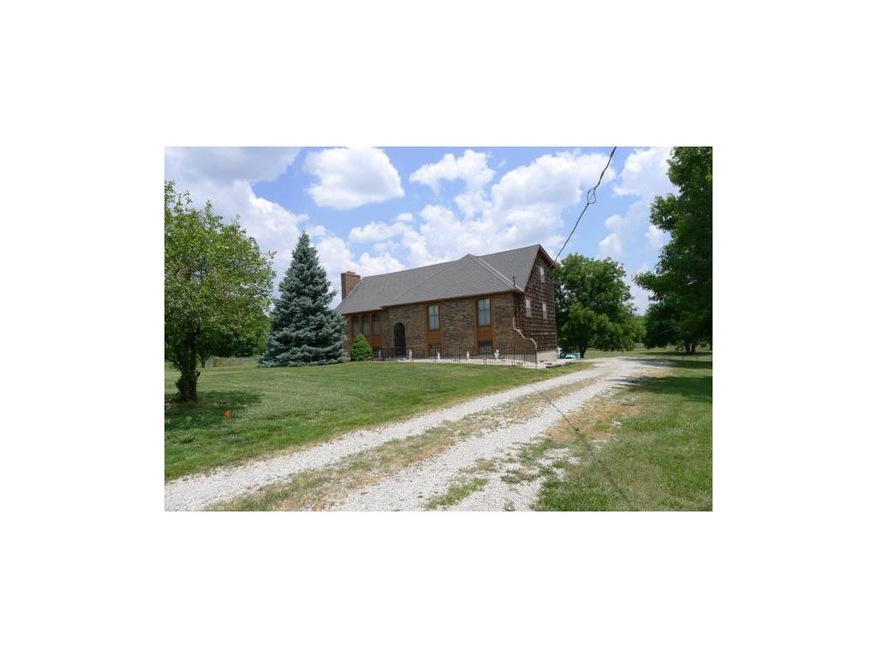 19855 S Lone Elm Rd, Spring Hill, KS 66083 - photo 1