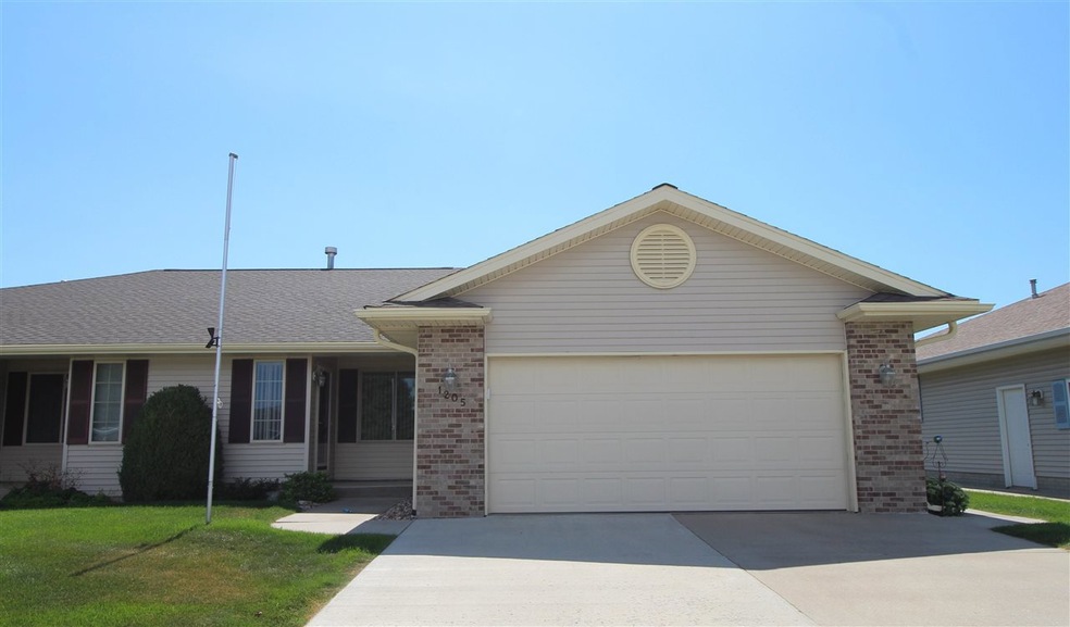 1205 Jonathan Cir, Norfolk, NE 68701 - photo 1