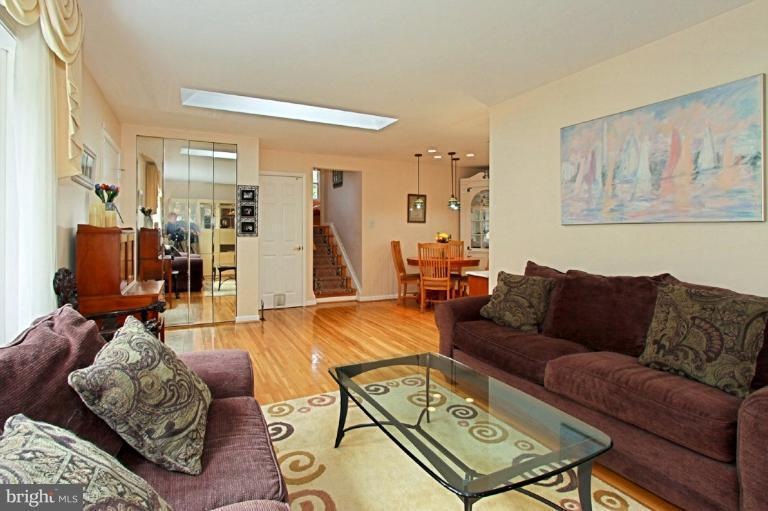 9212 Kristin Ln, Fairfax, VA 22032 - photo 1