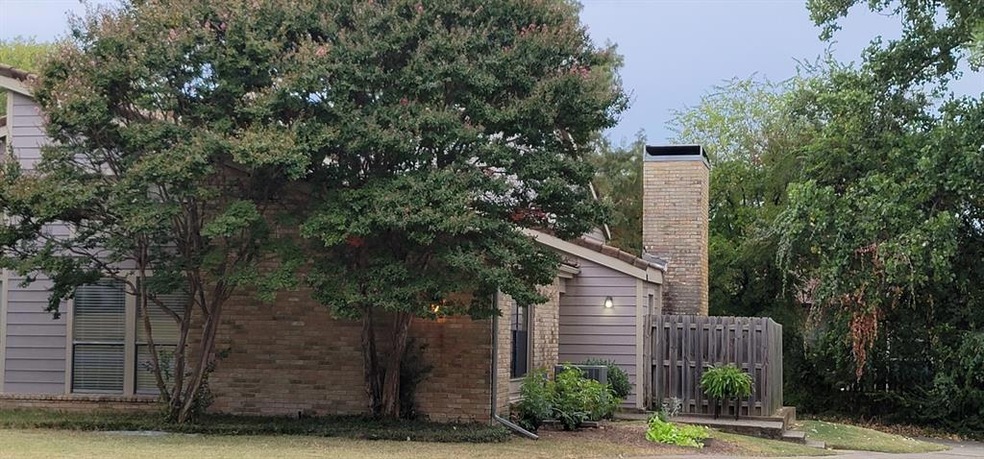 2004 Woodbrook St unit 20, Denton, TX 76205 - photo 1