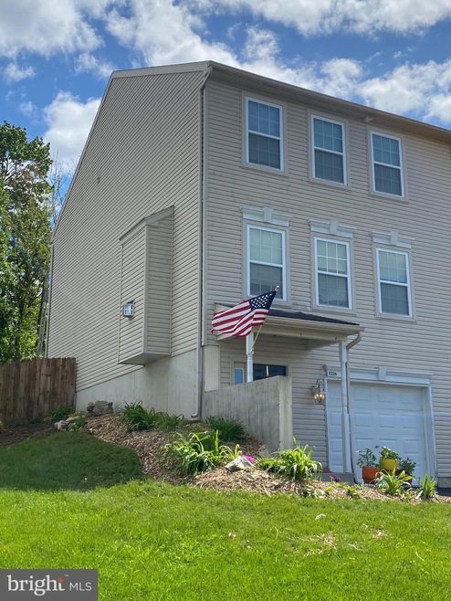 2226 Mckinley Ave, Reading, PA 19609 - photo 1