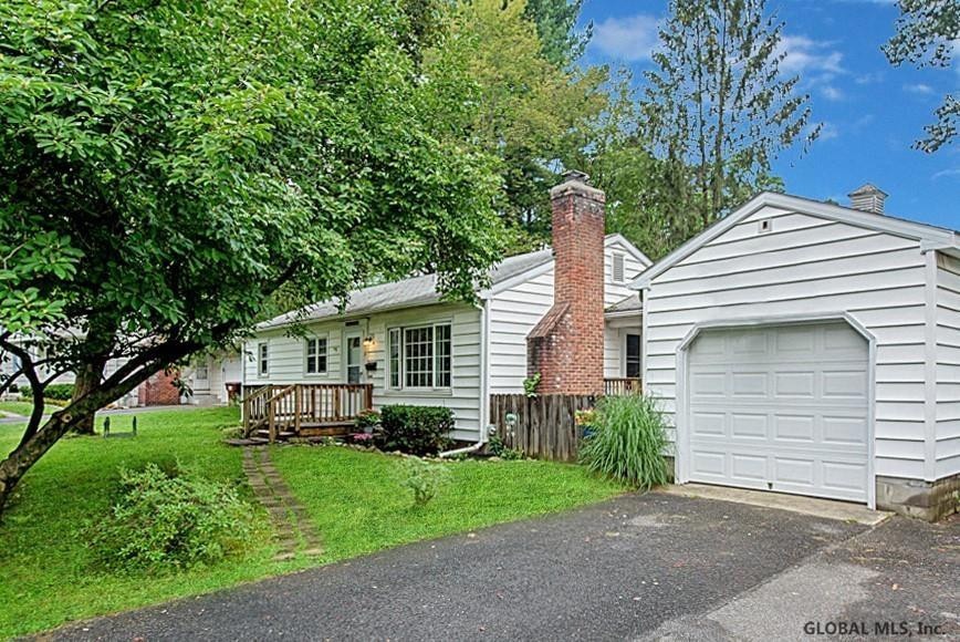 18 Greenleaf Dr, Delmar, NY 12054 - photo 1