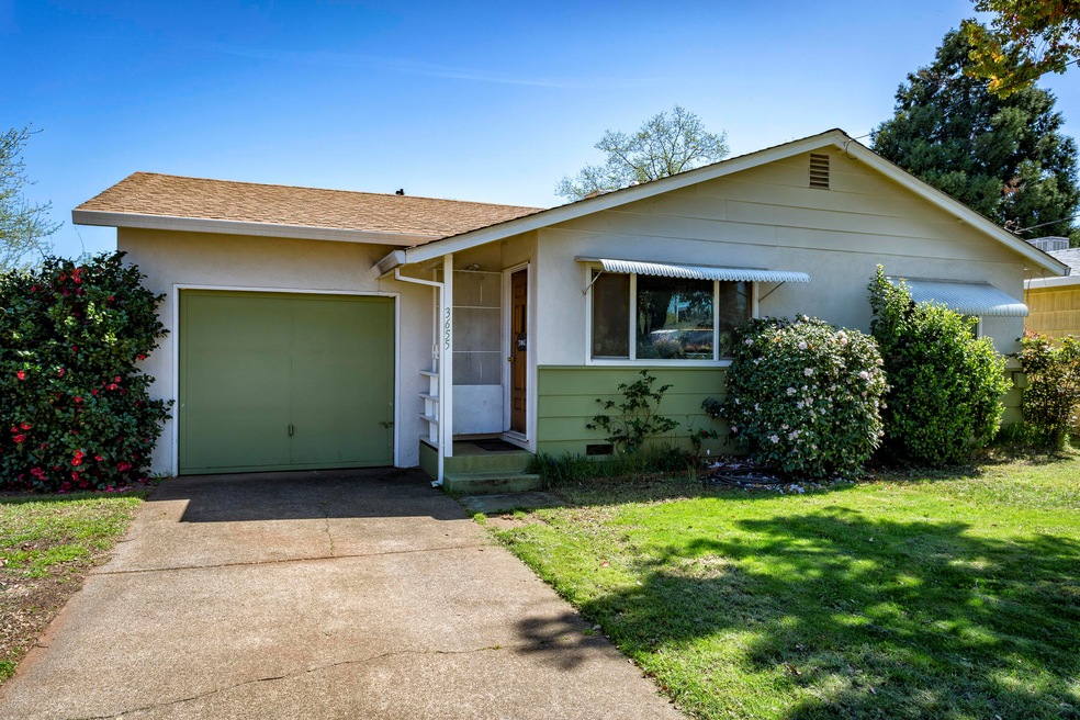 3655 Alta Mesa Dr, Redding, CA 96002 - photo 1