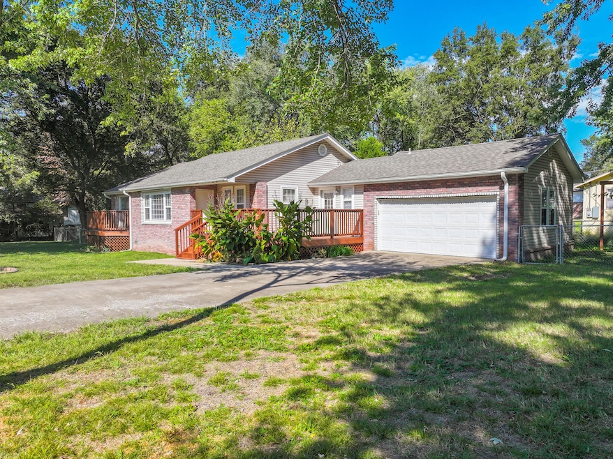 301 W 5th St, Grove, OK 74344 - photo 1