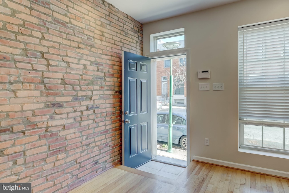 724 S Curley St, Baltimore, MD 21224 - photo 1