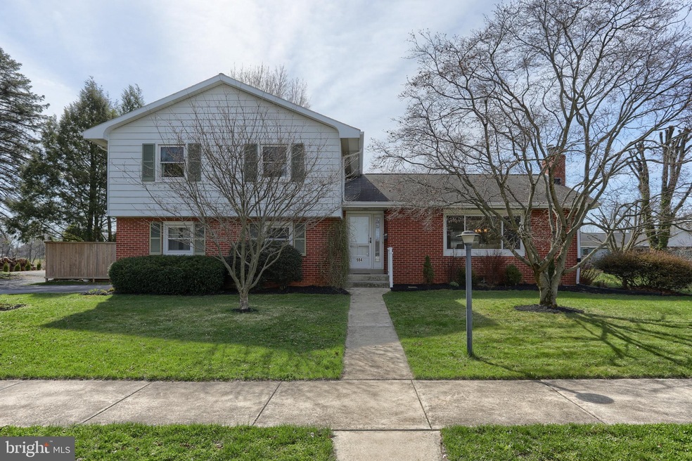 984 E Walnut St, Palmyra, PA 17078 - photo 1