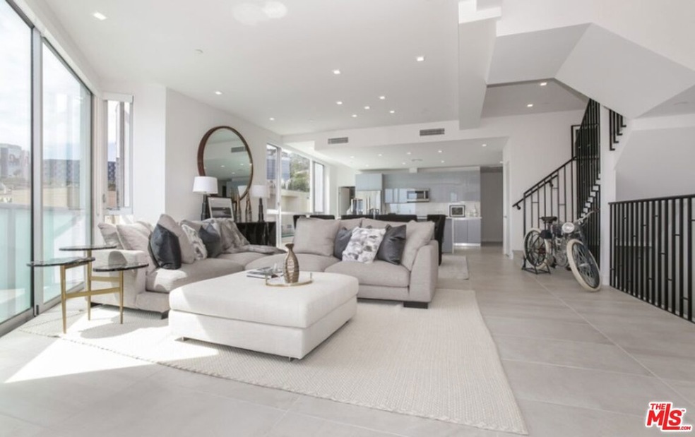 1125 N Kings Rd unit 9, West Hollywood, CA 90069 - photo 1