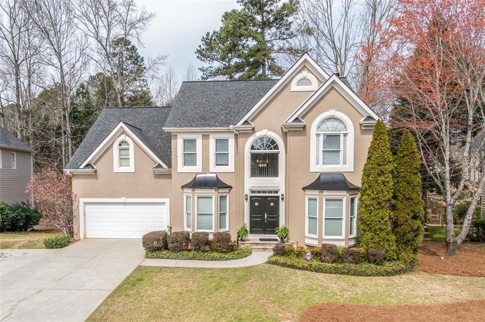 Gorgeous, Beautifully Maintained Hardcoat Stucco a
