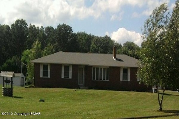 111 Wrights Ln, Saylorsburg, PA 18353 - photo 1